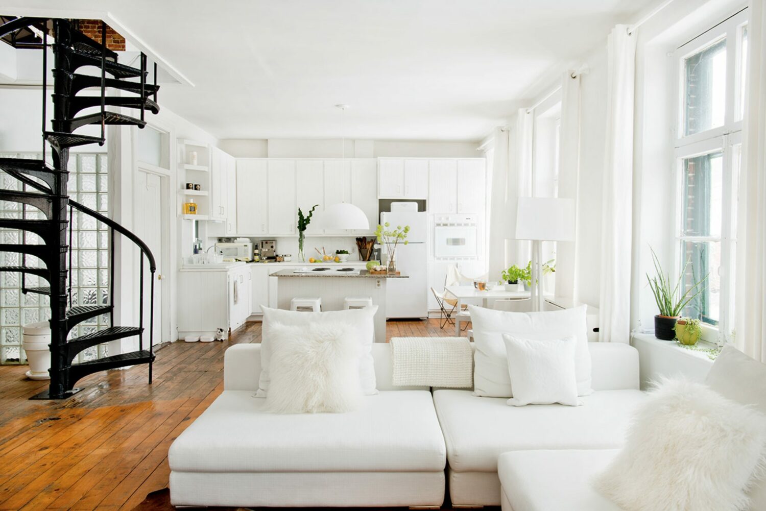 Emard | Conseils pour réussir un décor tout blanc – par Julie Deslauriers