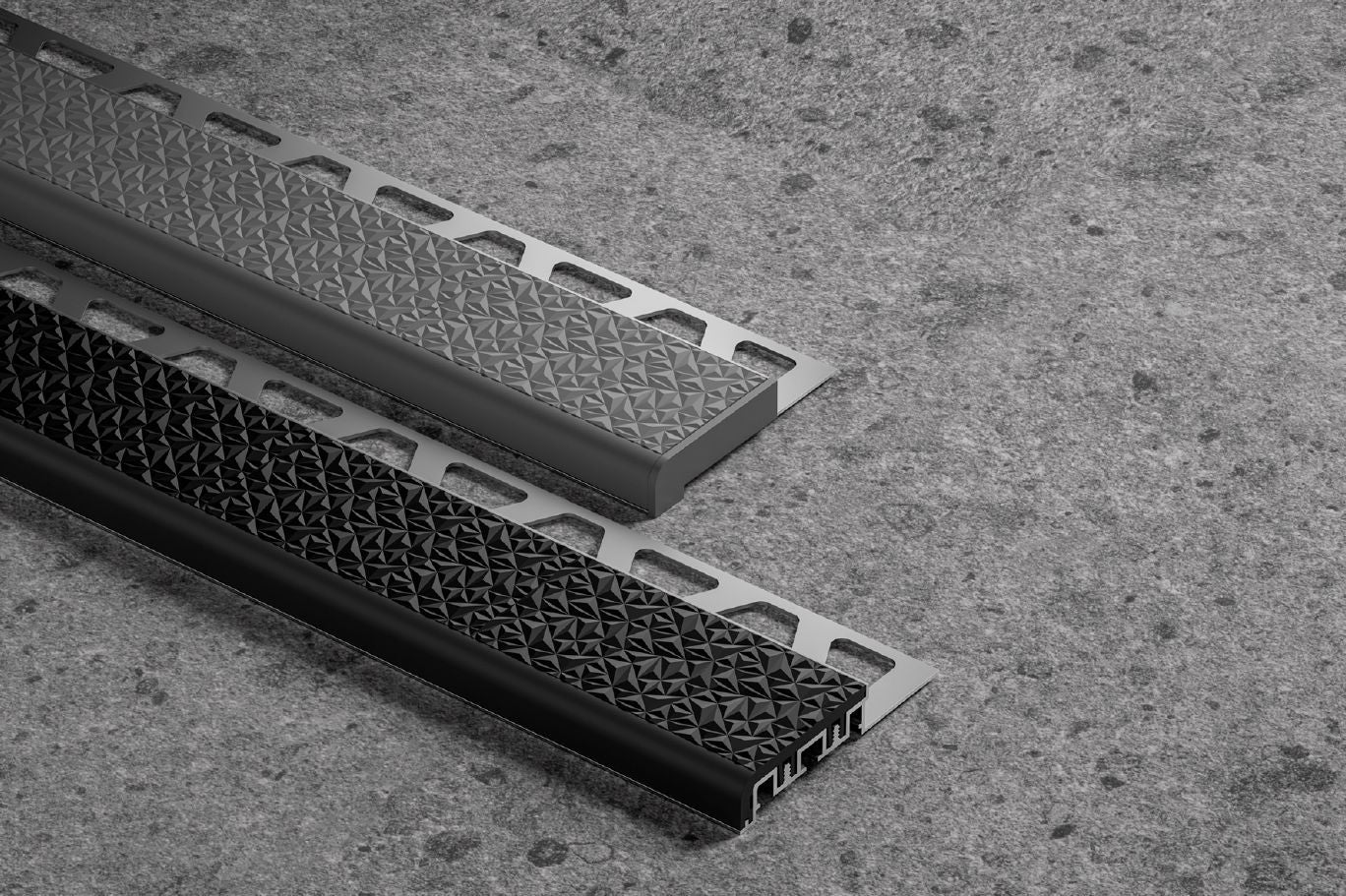 Schluter TREP-V 42 Profilé pour nez de marche aluminium anodisé avec insert anti-dérapant en PVC beige clair 1/2" (12.5 mm) x 1-21/32" (42 mm) x 3' 3"