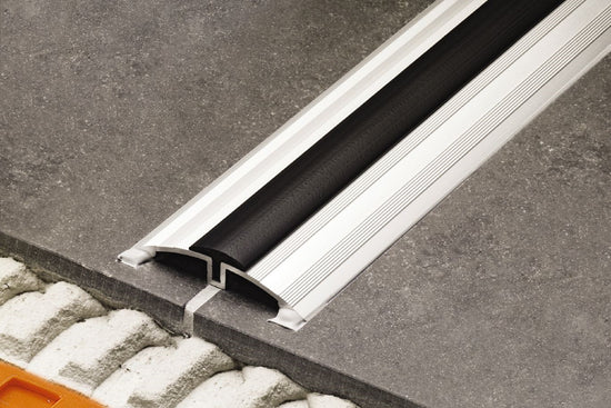 Schluter SHOWERPROFILE-WSC Bordure semi-circulaire Plastique PVC Noir 3' 3"