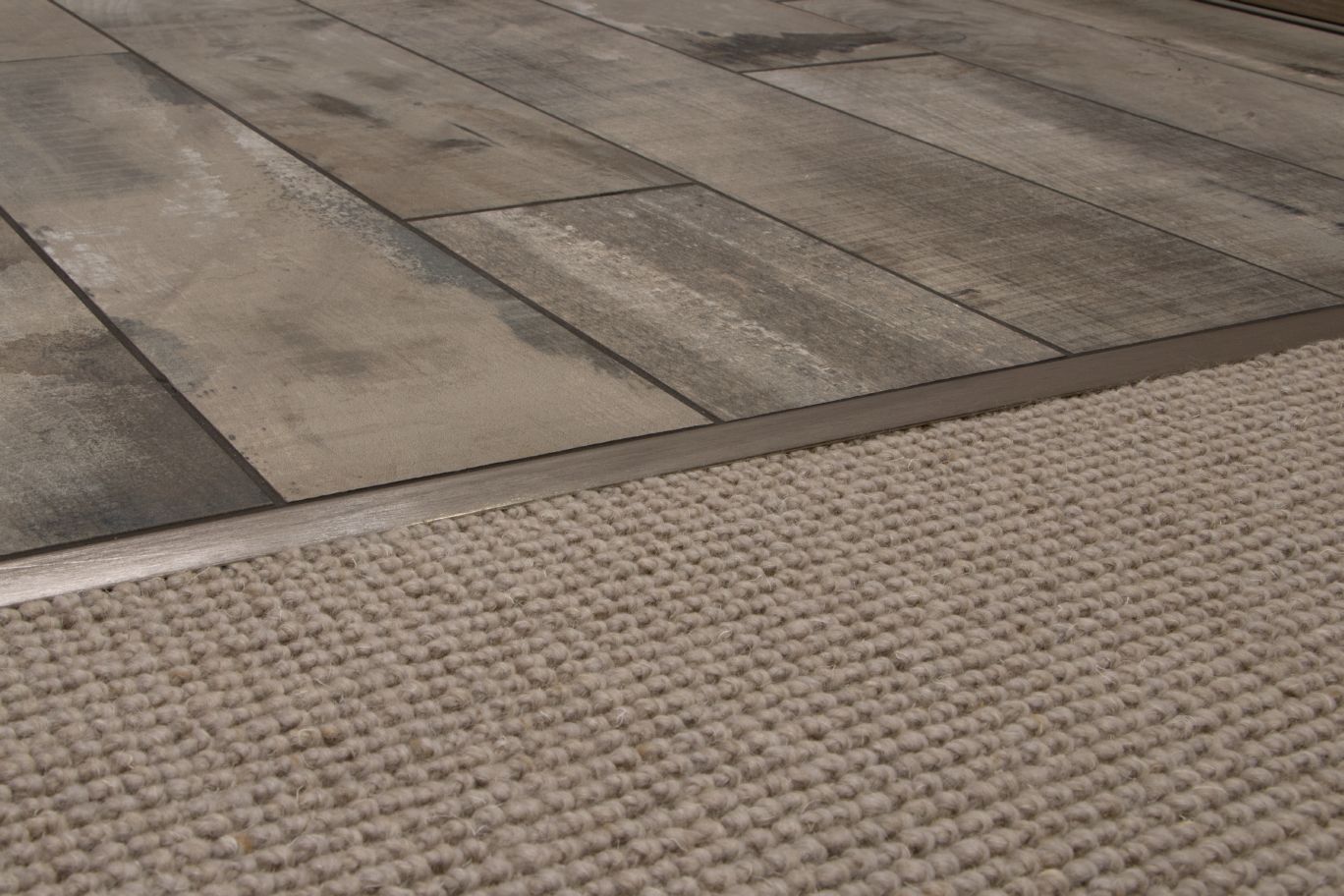 Schluter RENO-TK Profilé réducteur - acier inoxydable (V2) 5/16" (8 mm) x 8' 2-1/2"