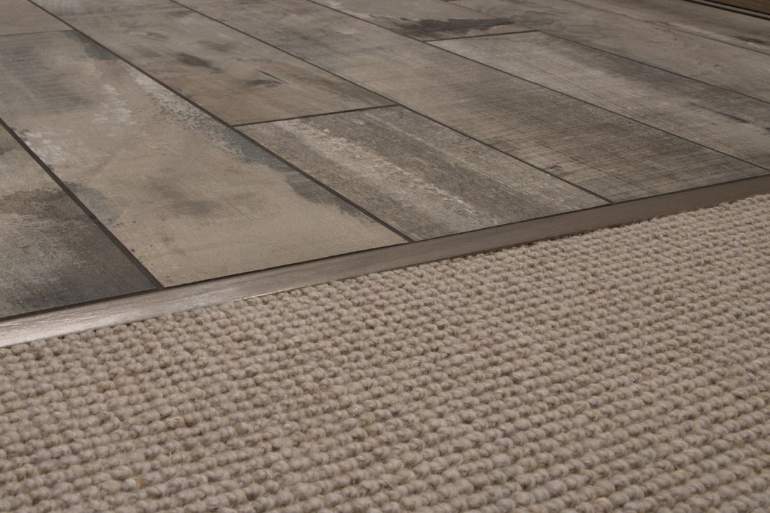 Schluter RENO-TK Profilé réducteur - acier inoxydable (V2) brossé 3/8" (10 mm) x 8' 2-1/2"