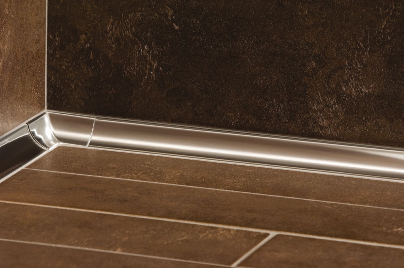Schluter DILEX-EHK Profilé à gorge avec un radius de 23/32" - acier inoxydable (V2) brossé 7/16" (11 mm) x 7/16" x 8' 2-1/2"