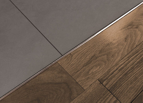 Schluter SCHIENE Profilé de bordure pour mur/plancher acier inoxydable (V2) 11/32" (9 mm) x 8' 2-1/2"