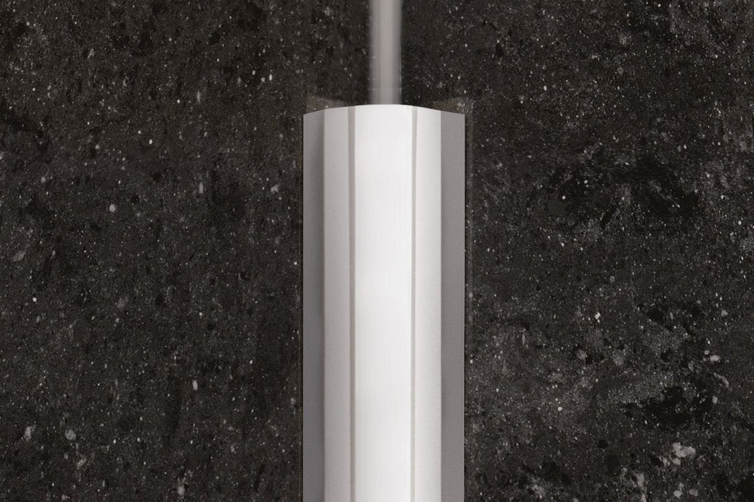 Schluter ECK-KHK Profilé à gorge pour rénovation avec un radius de 5/16" - acier inoxydable (V2) brossé 9/16" x 9' 10"
