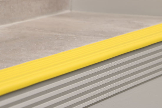 Schluter TREP-TAP Profilé de contremarche - aluminium anodisé mat 2" (50 mm) x 8' 2-1/2"