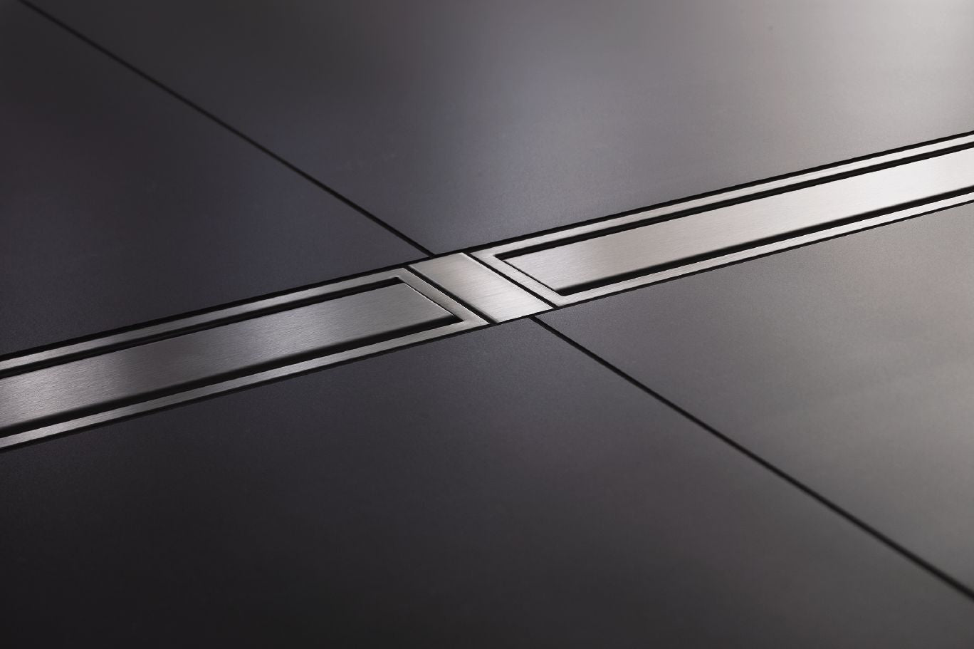 Schluter KERDI-LINE-FC Plaque de recouvrement de drains - Stainless Steel (V4) Chrome 1-3/8"