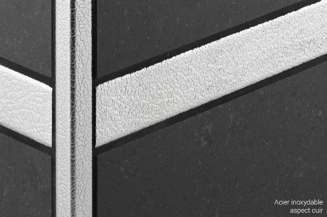 Schluter DESIGNLINE Profil décoratif de bordure - aluminium anodisé laiton poli 1/4" (6 mm) x 8' 2-1/2"