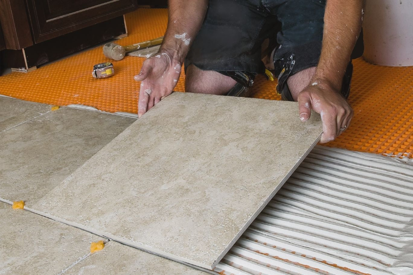 Schluter DITRA Membrane de désolidarisation étanche 3' 3" x 98' 5" - 3 mm (323 pi²)
