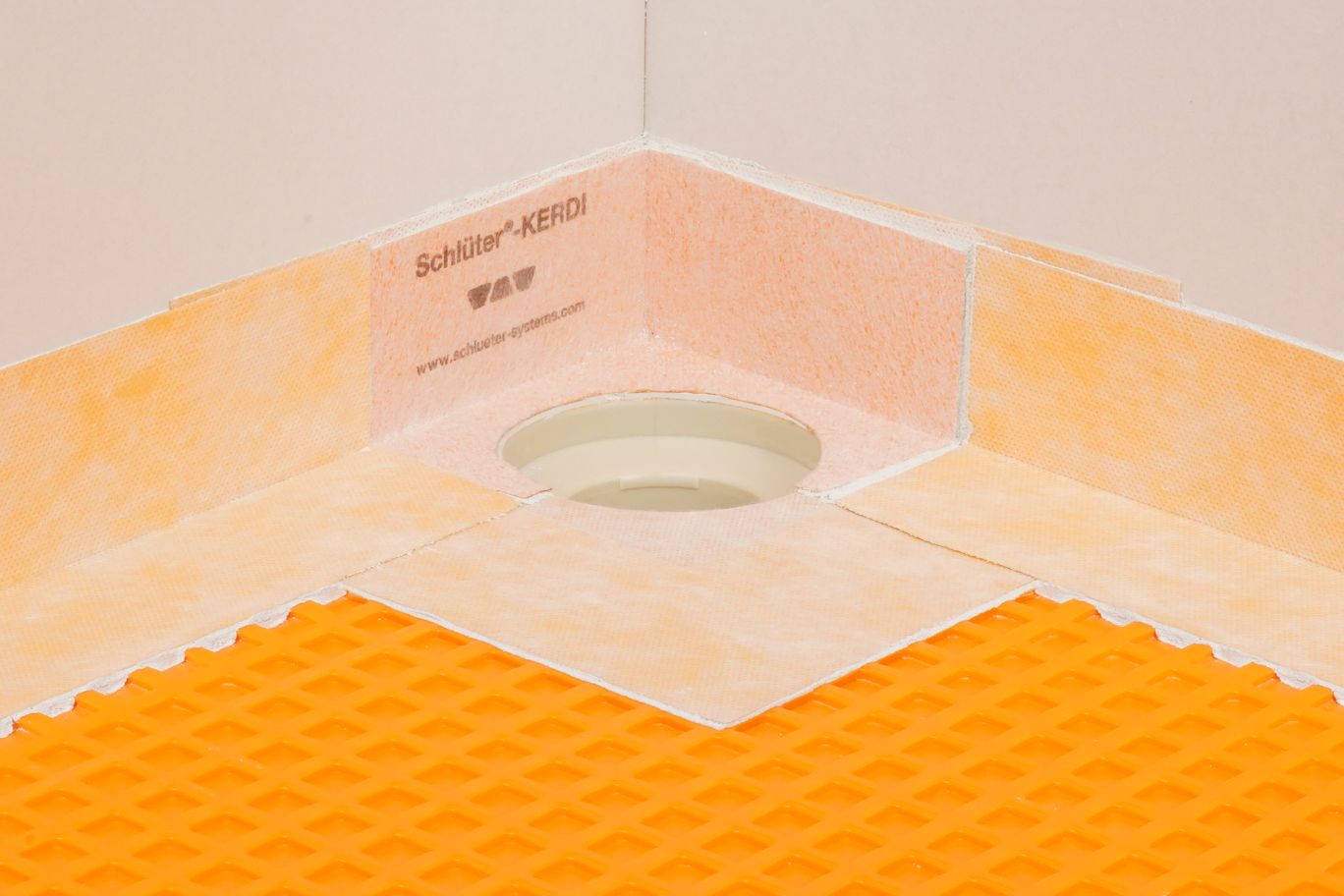 Schluter KERDI-DRAIN-F Kit de bride polypropylène avec raccords en ABS et PVC de 2"