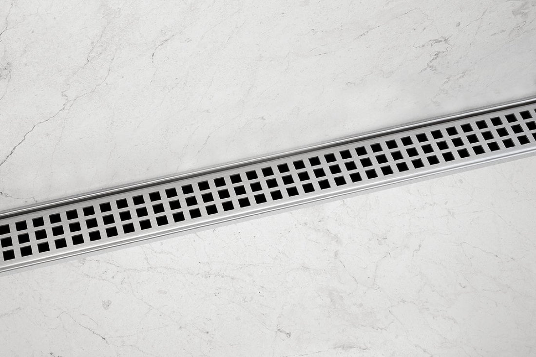 Schluter KERDI-LINE-VARIO Drain linéaire encastré avec design de grille Square - acier inoxydable (V4) brossé 1-1/16" x 48"