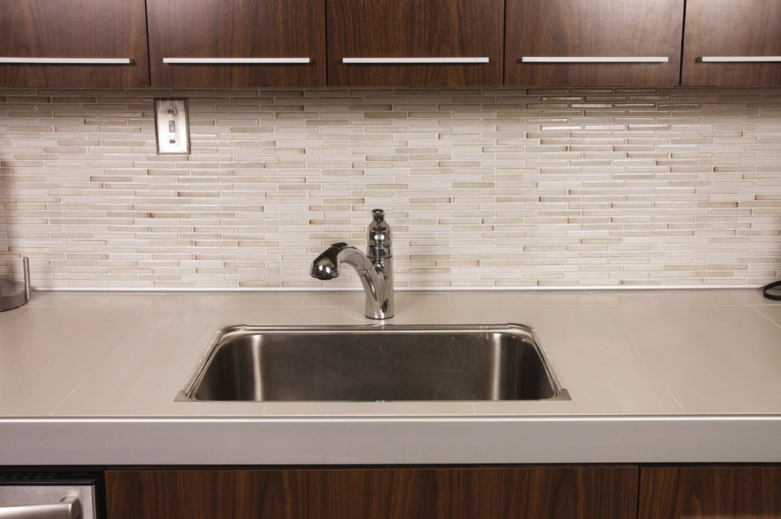 Schluter RONDEC-STEP Profilé de finition et protection des rebords avec ailette verticale de 1-1/2" - aluminium anodisé cuivre mat 5/16" (8 mm) x 8' 2-1/2"