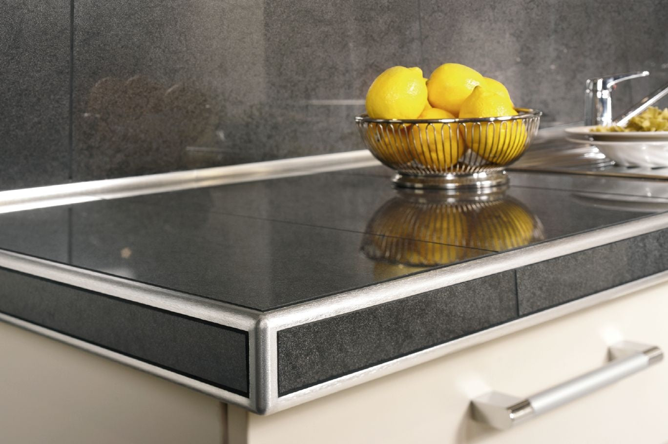 Schluter RONDEC-CT Profilé de bordure à comptoir double rail - Aluminum Beige 5/16" (8 mm) x 8' 2-1/2"