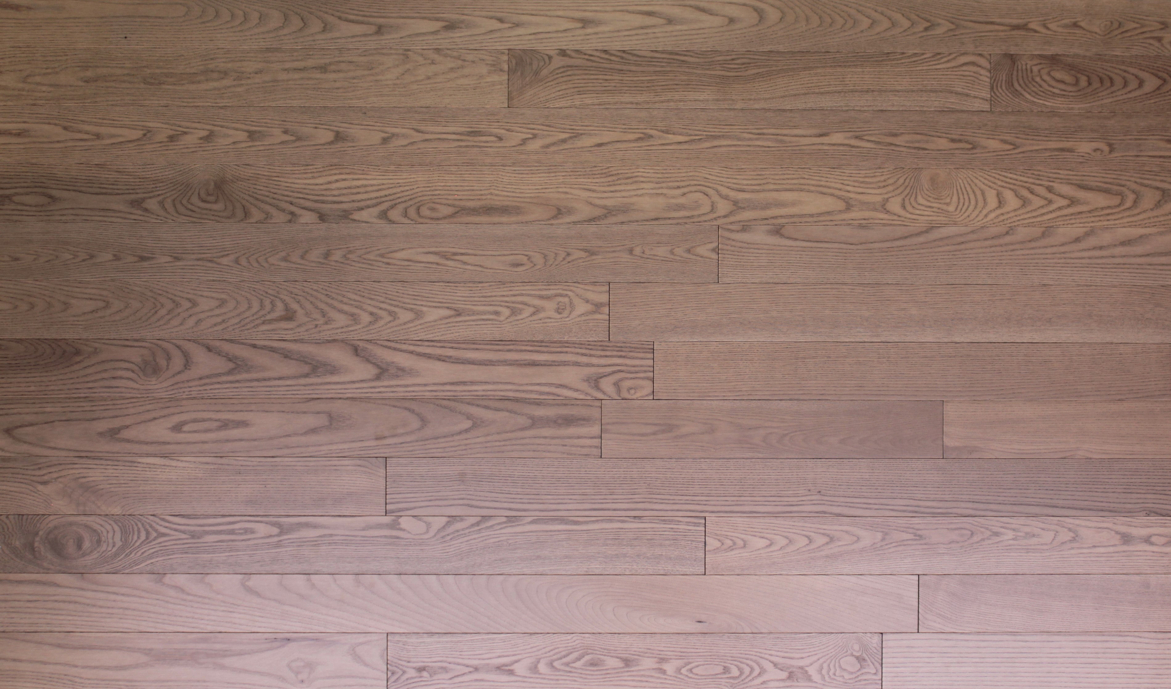 Preverco Bois franc SolidClassic Frêne Nuance Havana mat, planches 4-1/4 po x 3/4 po, ton brun havane et grain naturel