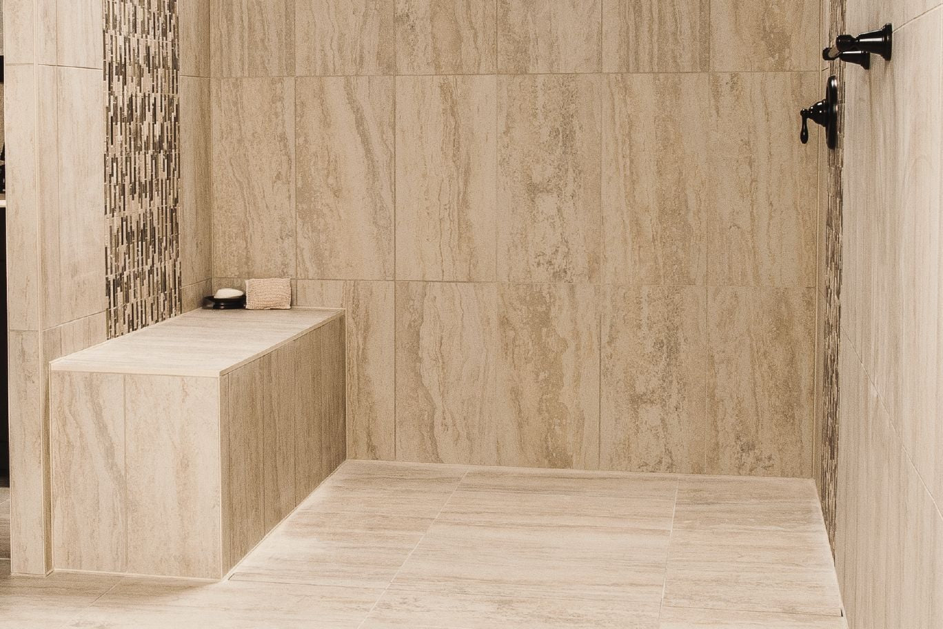 Schluter KERDI-SHOWER-SB Banc de douche préfabriqué triangulaire 16" x 16" x 20"