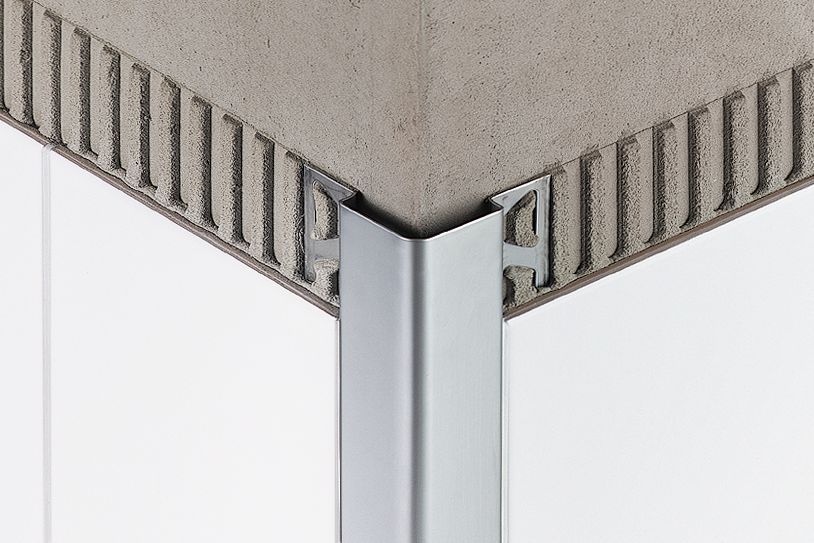 Schluter ECK-E Profilé robustre de protection des angles extérieurs à 90° - acier inoxydable (V2) 1-15/32"x 4' 11" x 7/16" (11 mm)