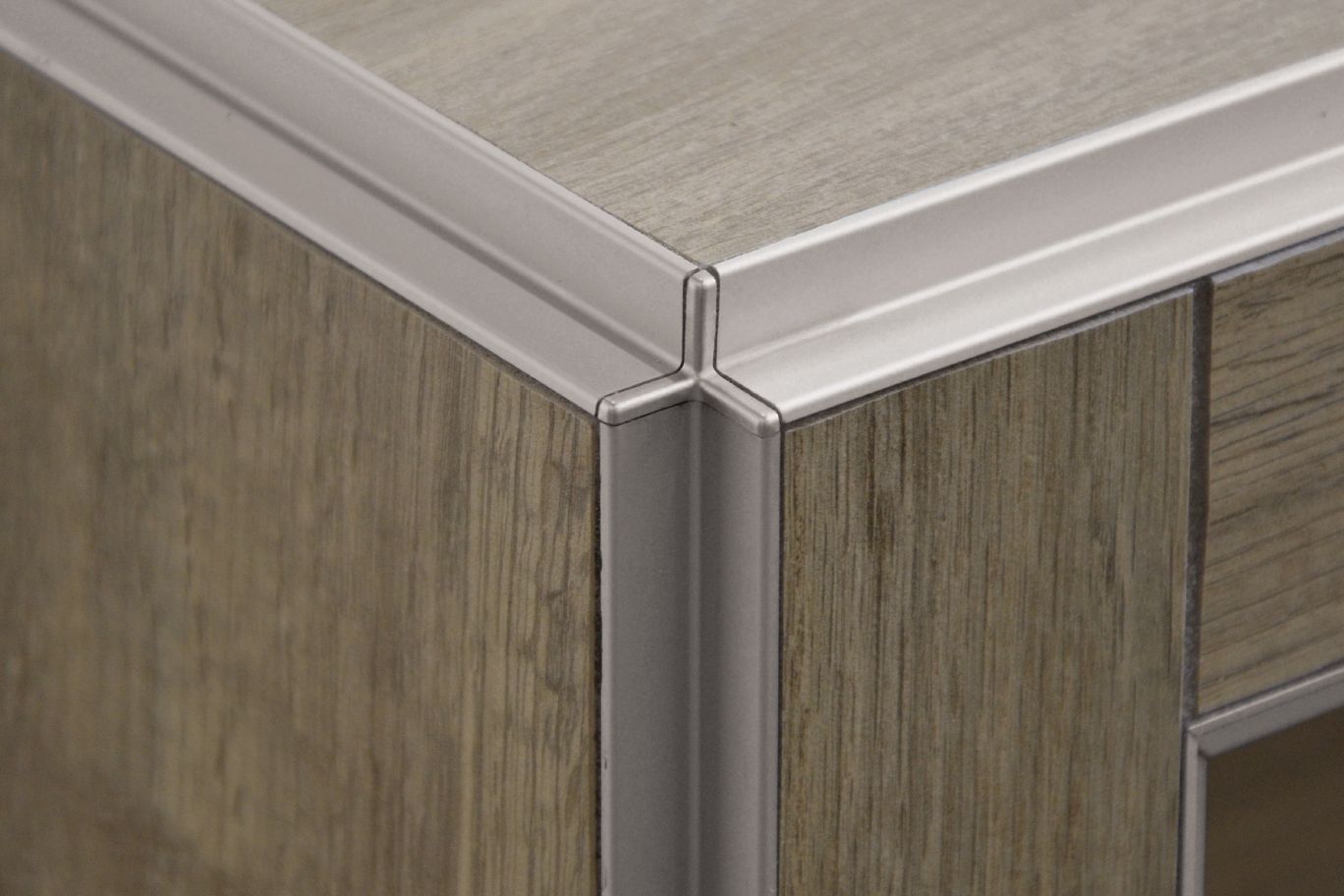 Schluter INDEC Profilé de bordure pour carrelage - aluminium anodizé chrome poli 1/2" (12.5 mm) x 8' 2-1/2"