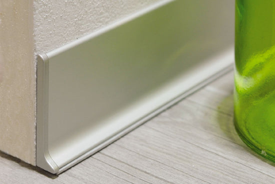 Schluter Designbase-SL Profilé de base mural DESIGNBASE-SL - aluminium aspet inox brossé 3-1/8" (80 mm) x 8' 2-1/2"