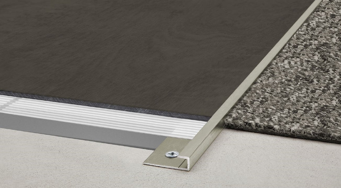Schluter VINPRO-S Profilé de bordure pour revêtement de vinyle aluminium anodisé nickel brossé 21/64" (8.5 mm) x 8' 2-1/2"